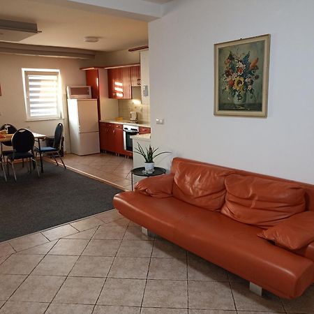 Royal Apartmani Bosanski Samac ภายนอก รูปภาพ