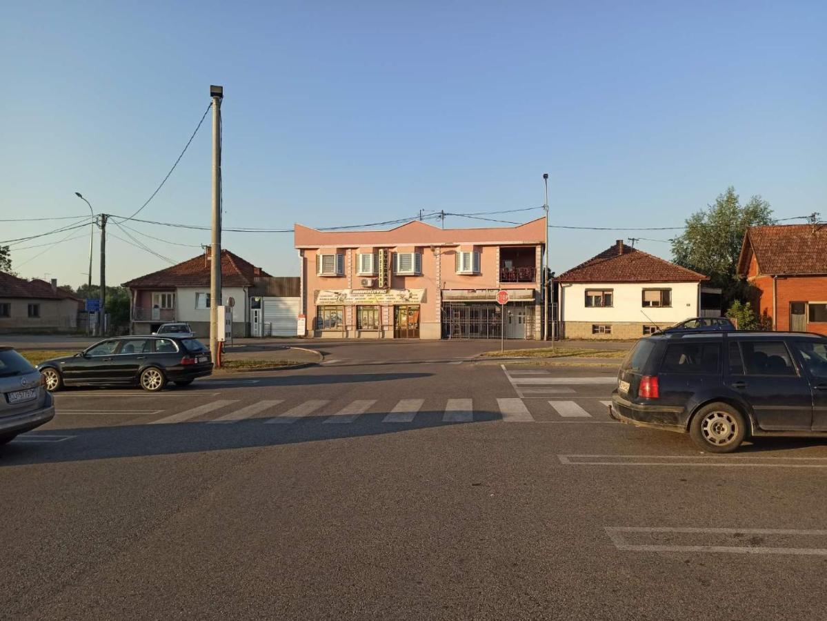 Royal Apartmani Bosanski Samac ภายนอก รูปภาพ