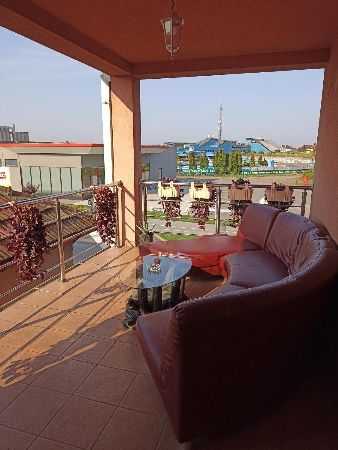Royal Apartmani Bosanski Samac ภายนอก รูปภาพ